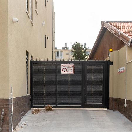 Nahal Oz 33 Bat Yam Exterior foto